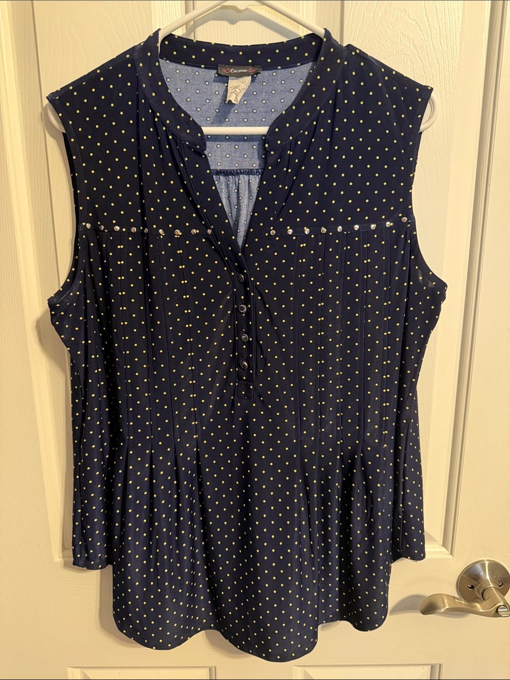 croft & barrow Navy Sleeveless Tank with lime green Polka Dots